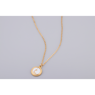 Golden pendant with insertion of a pearly shell medallion decorated with the letter "Ghayn"غ